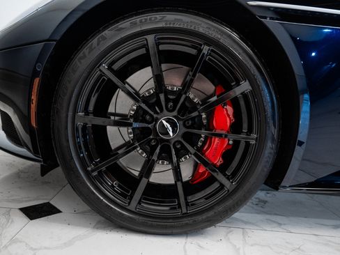 Used 2023 Aston Martin DB11 Coupe image 4