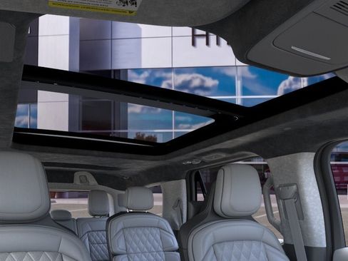 New 2026 Lincoln Navigator Black Label AWD/4WD image 22