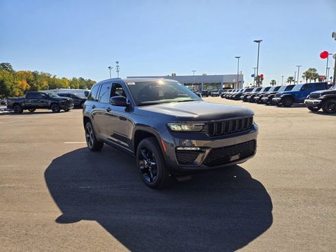 New 2025 Jeep Grand Cherokee Limited w/ Black Appearance Package RWD image 3