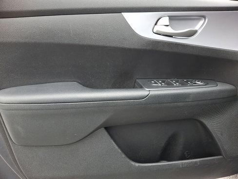 Used 2022 Kia Forte LXS image 12