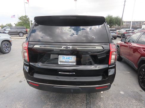 Used 2021 Chevrolet Tahoe Z71 w/ Z71 Off-Road Package AWD/4WD image 12