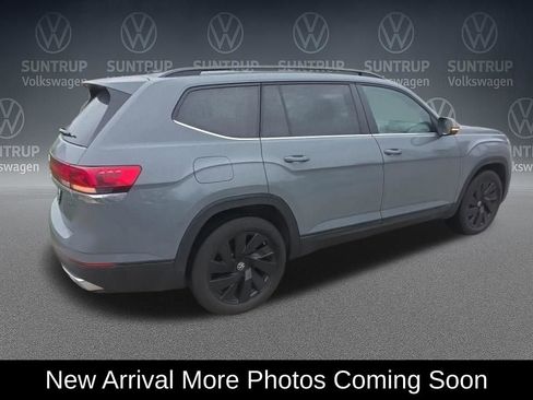 Used 2025 Volkswagen Atlas SE w/ Panoramic Sunroof Package AWD/4WD image 3