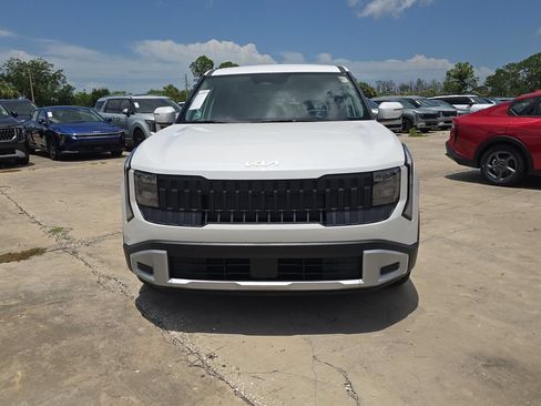 New 2027 Kia Seltos LX FWD image 3