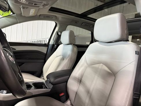 Used 2016 Cadillac SRX Luxury image 11