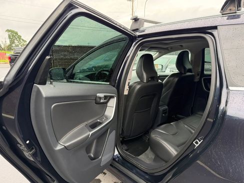 Used 2017 Volvo XC60 T6 Dynamic w/ Climate Package AWD/4WD image 10