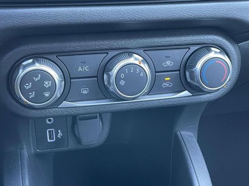 Used 2025 Nissan Versa S w/ S Plus Package image 27