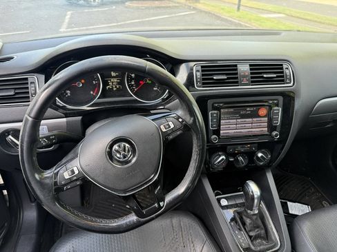 Used 2015 Volkswagen Jetta TDI SE FWD image 5