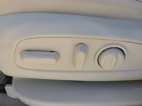 Used 2022 GMC Acadia Denali w/ Denali Ultimate Package image 15