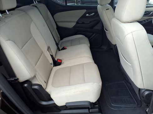 Used 2022 Chevrolet Traverse LS image 28