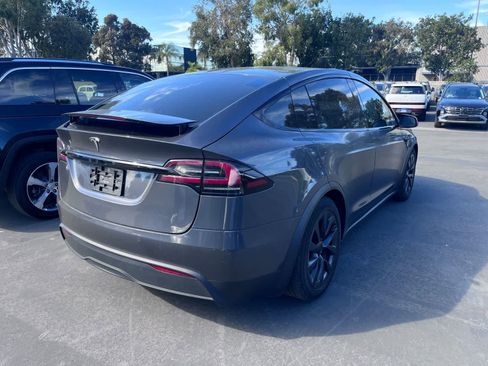 Used 2022 Tesla Model X image 3