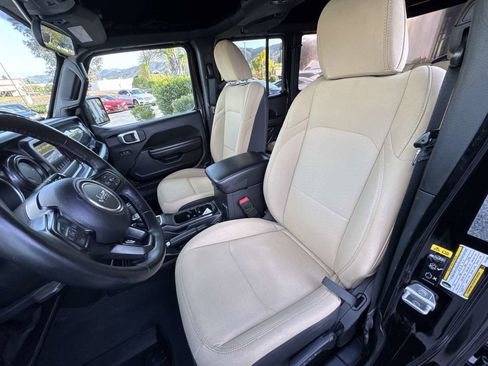 Used 2020 Jeep Wrangler Unlimited Sport image 17
