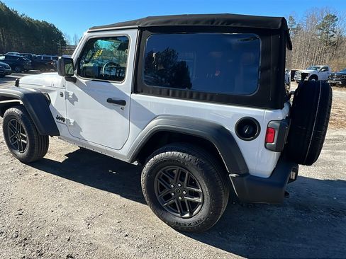 Used 2024 Jeep Wrangler Sport S image 10