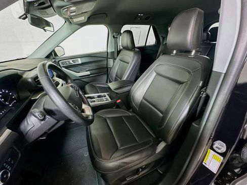Certified 2022 Ford Explorer XLT w/ Equipment Group 202A AWD/4WD image 26
