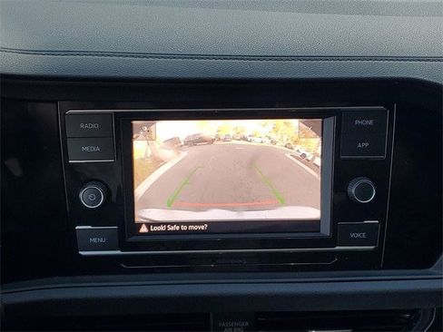 Certified 2024 Volkswagen Jetta SE image 24