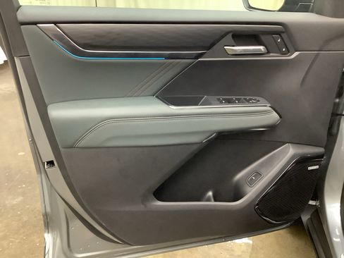 New 2026 GMC Acadia AT4 w/ LPO, All-Weather Package image 14