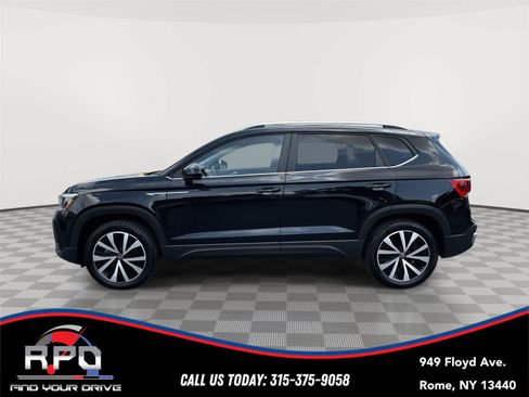 Used 2022 Volkswagen Taos SE AWD/4WD image 2
