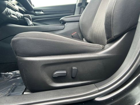 Used 2025 Nissan Altima 2.5 SV image 22