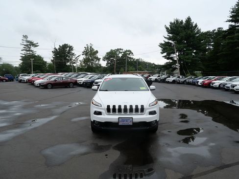 Used 2016 Jeep Cherokee Latitude w/ Safety/Convenience Group AWD/4WD image 3