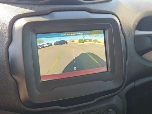 Used 2018 Jeep Renegade Altitude w/ Popular Equipment Group image 17