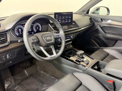 Used 2023 Audi Q5 2.0T Premium Plus w/ Premium Plus Package AWD/4WD image 4