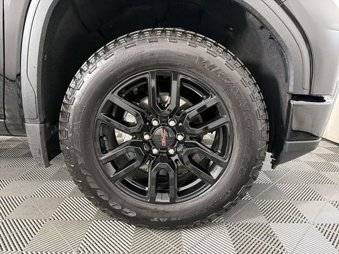 Used 2025 GMC Sierra 1500 Elevation image 10