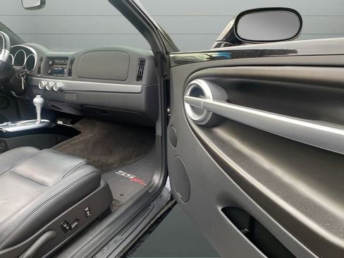 Used 2004 Chevrolet SSR w/ Preferred Equipment Group image 18