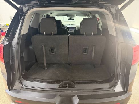 Used 2017 GMC Acadia SLE FWD image 15
