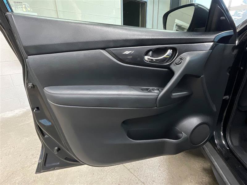 Used 2020 Nissan Rogue SV FWD image 10