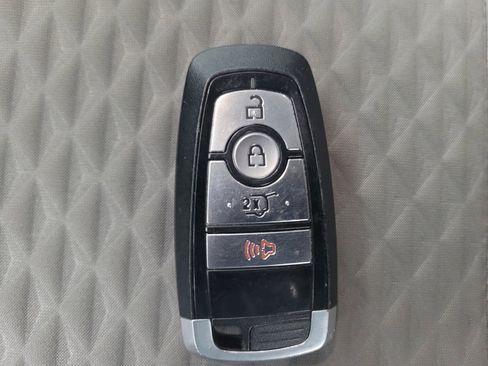 Used 2022 Ford Escape SE w/ SE Sport Appearance Package image 32