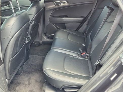 Used 2024 Kia Sportage EX FWD image 11
