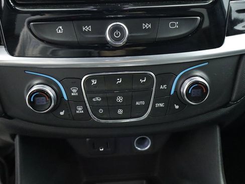 Used 2022 Chevrolet Traverse LT AWD/4WD image 32