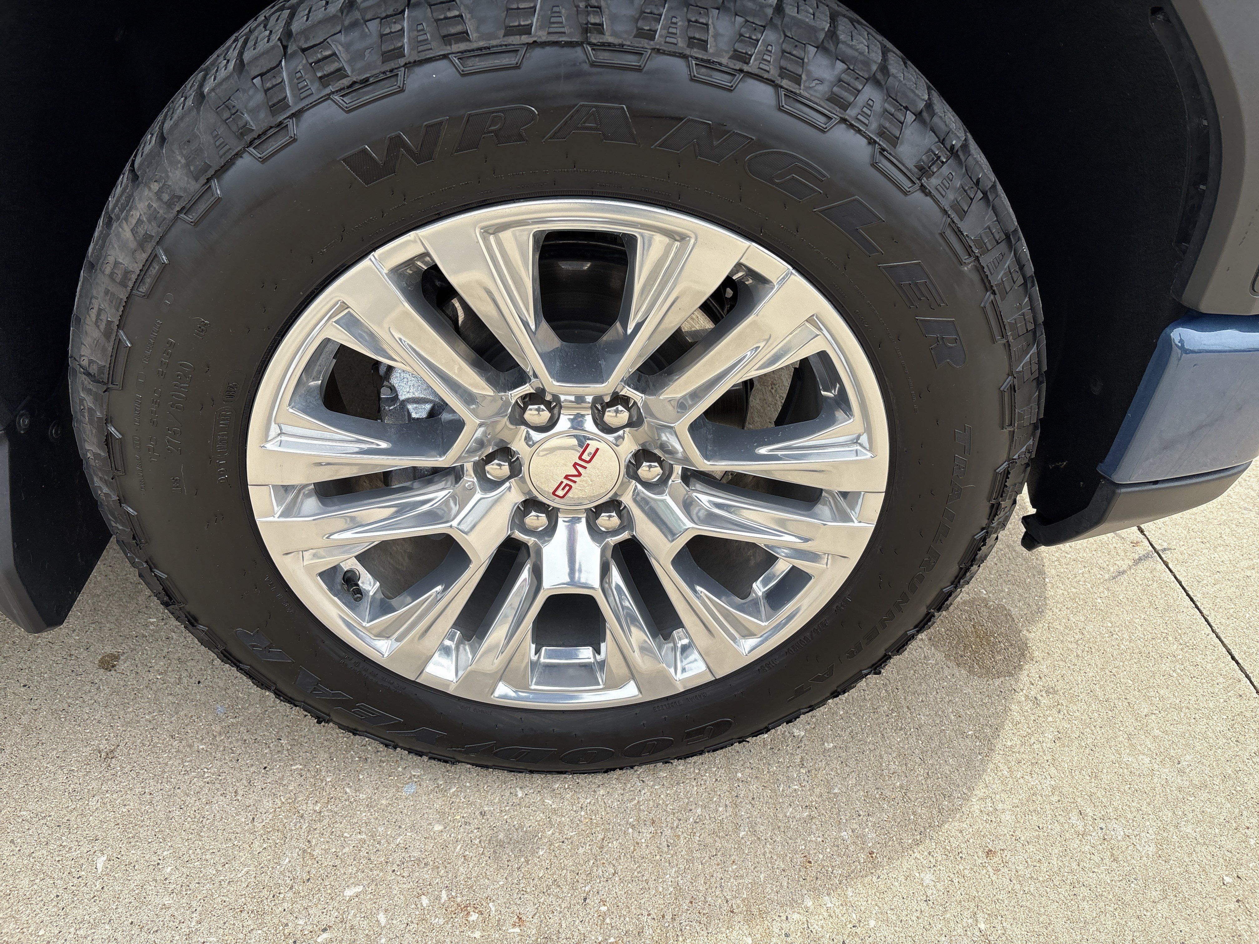 Used 2025 GMC Sierra 1500 Denali w/ Technology Package AWD/4WD image 9