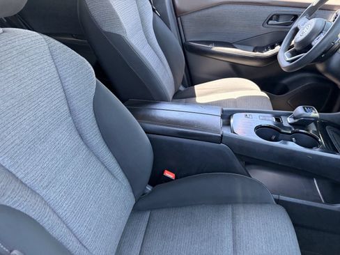 Used 2021 Nissan Rogue S FWD image 9