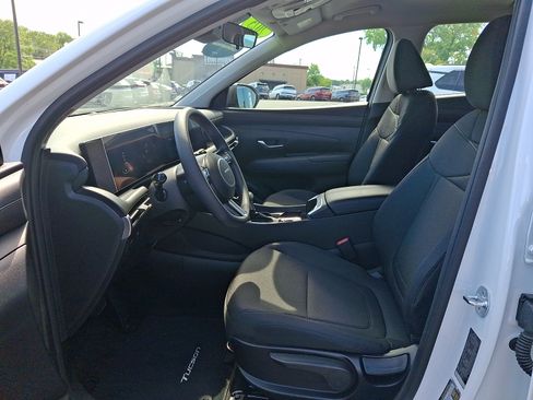 Used 2025 Hyundai Tucson SE AWD/4WD image 13