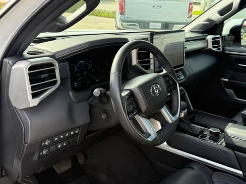 Used 2025 Toyota Sequoia Platinum AWD/4WD image 12