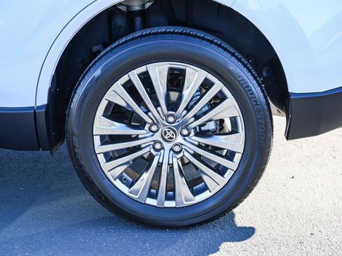 Used 2024 Toyota Venza Limited image 30