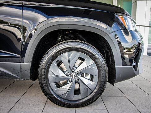 New 2026 Volkswagen Taos S image 20