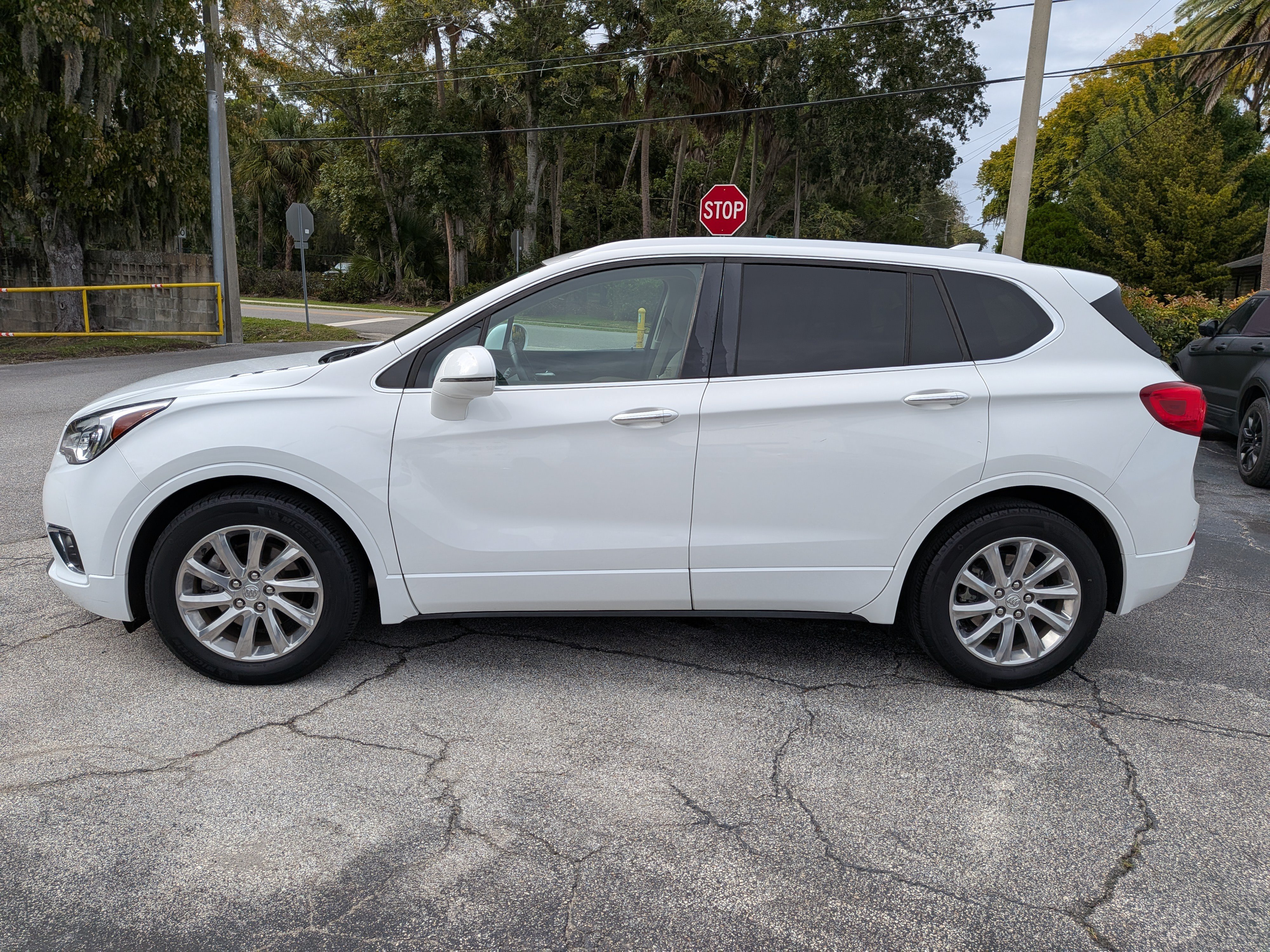 Used 2020 Buick Envision Essence w/ LPO, Cargo Package FWD image 7