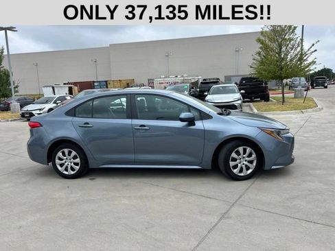 Used 2025 Toyota Corolla LE FWD image 2