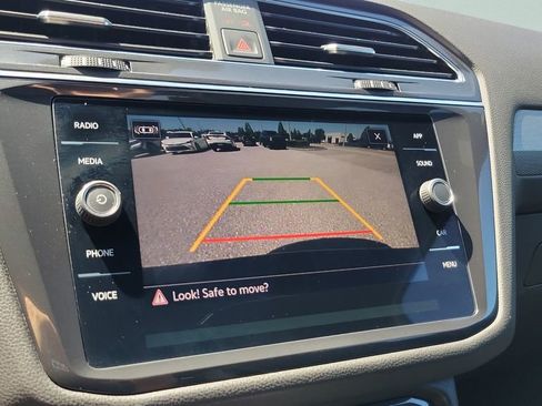 Used 2023 Volkswagen Tiguan SE R-Line image 17