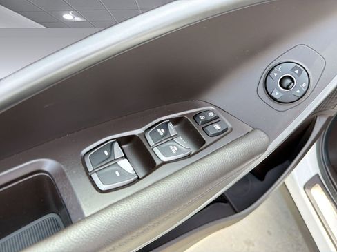 Used 2017 Hyundai Santa Fe Sport FWD image 18