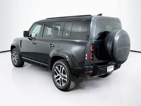 Used 2024 Land Rover Defender 110 X-Dynamic SE AWD/4WD image 5