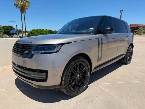 Used 2023 Land Rover Range Rover Long Wheelbase SE AWD/4WD image 4