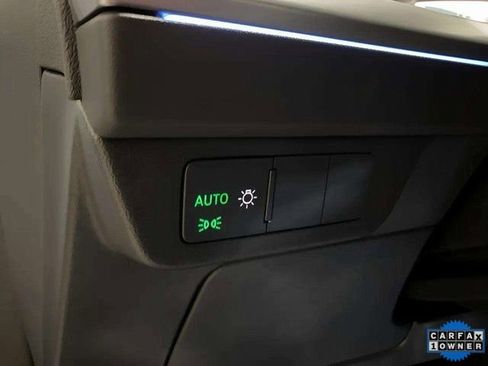 Used 2024 Audi Q4 e-tron Premium Plus image 32