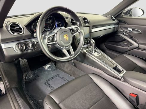 Used 2022 Porsche 718 Cayman w/ Premium Package RWD image 9