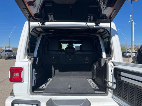 Used 2021 Jeep Wrangler Unlimited Rubicon w/ Trailer Tow Package image 34