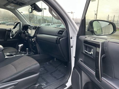 Certified 2024 Toyota 4Runner TRD Off-Road image 15