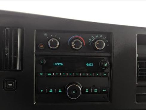Used 2015 Chevrolet Express 3500 RWD image 22