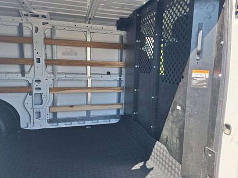 Used 2025 RAM ProMaster 2500 w/ U-Haul Equipment Group FWD image 12
