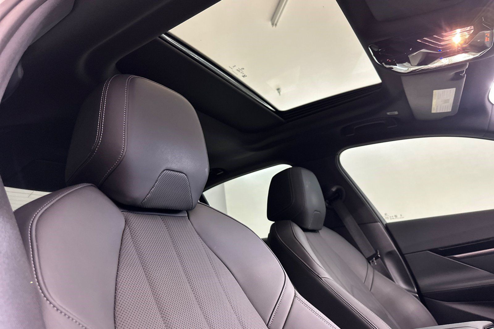 Used 2024 BMW 530i w/ M Sport Package RWD image 26